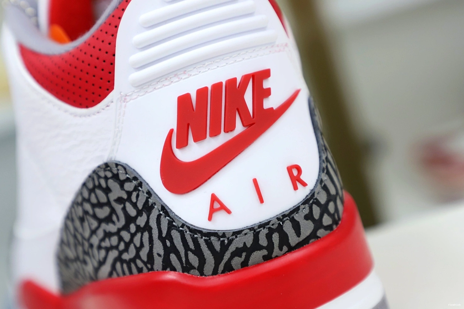 AIR 3RETRO